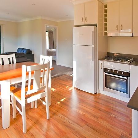 Wagga Wagga Beach Caravan Park Hotel Стая снимка