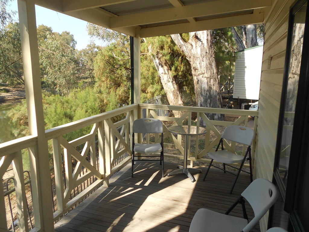 Wagga Wagga Beach Caravan Park Hotel Стая снимка