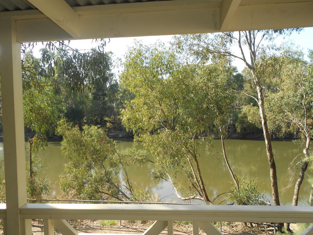 Wagga Wagga Beach Caravan Park Hotel Стая снимка