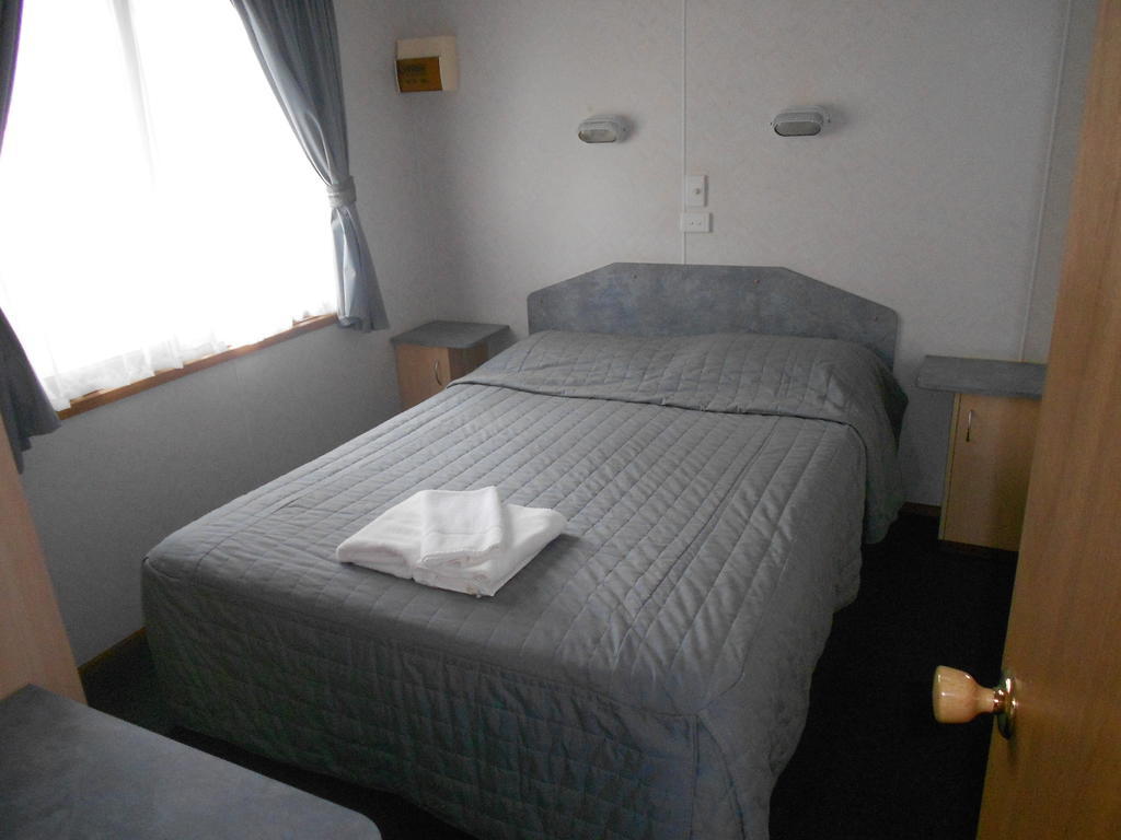 Wagga Wagga Beach Caravan Park Hotel Стая снимка
