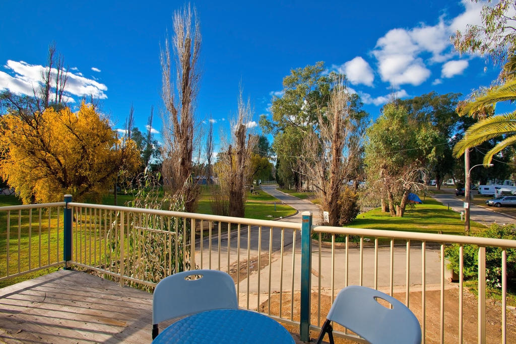 Wagga Wagga Beach Caravan Park Hotel Стая снимка