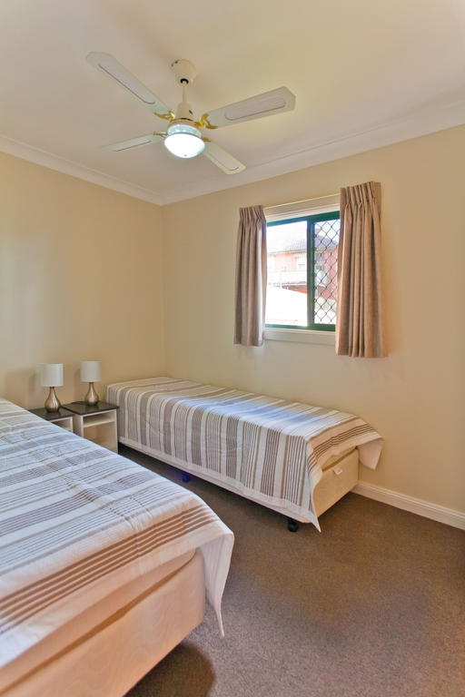 Wagga Wagga Beach Caravan Park Hotel Стая снимка